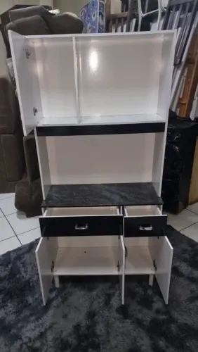 Armário de cozinha bem firme marcas de uso medindo 0,80 x 0,33 x 1,72 altura ((ENTREGO))