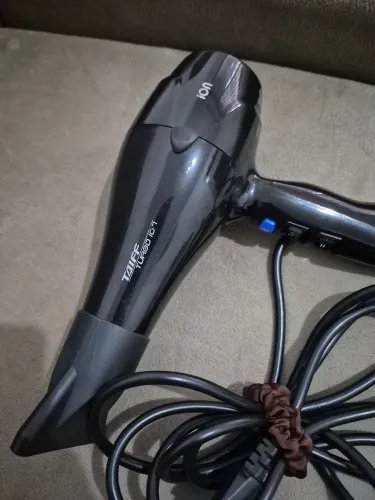 Secador de Cabelo Taiff Turbo Íon 1900W (220V) - Super Conservado!