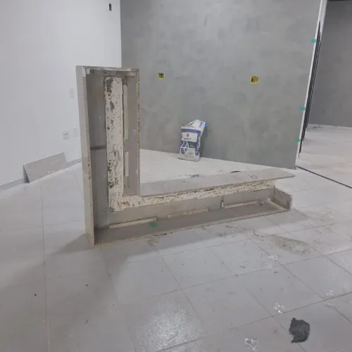 Balcão de mármore em L 2,10 comprimento por 1,40