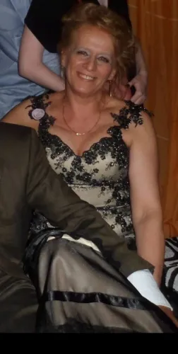 Vestido luxo de festa preto com champagne