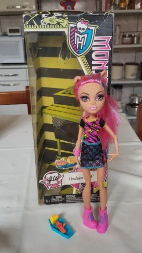 Monster High Howleen Creepateria