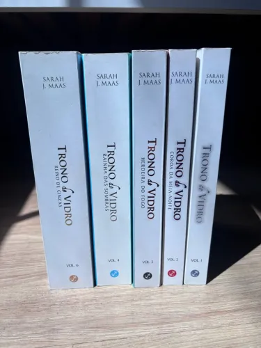 Coleção trono de vidro