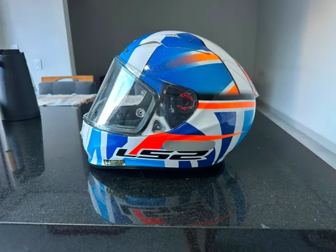 Capacete