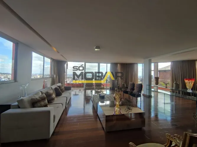 Casa de Alto Padrão com 7 Quartos e 5 banheiros à Venda, 800 m² por R$ 3.500.000, bairro M