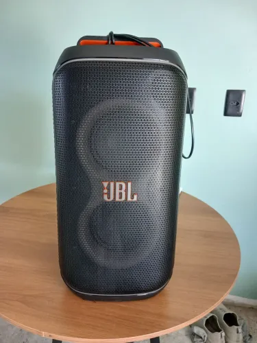 Caixa JBL 120 plartybox seme nova 