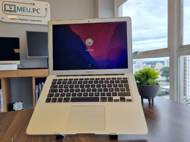 Apple MacBook Air 2017 - Core i5 | 128GB SSD | Dual Core | 8GB LPDDR3 | 13.3"