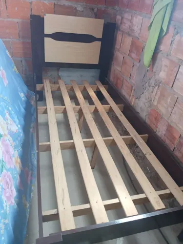Cama de solteiro  140