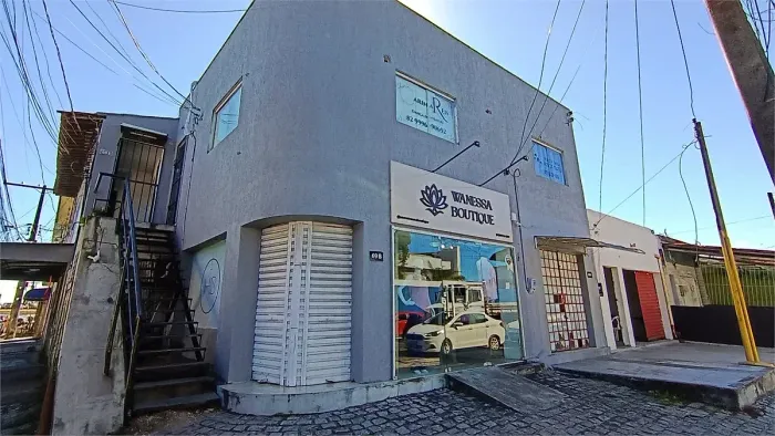Prédio Comercial - 124m², Poço