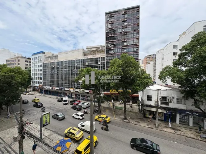 Apartamento à venda com 3 quartos e dependência completa no coração da Tijuca