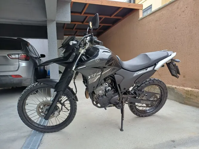 Lander XTZ 250. Novíssima. Moto de garagem. Sem detalhes. Revisada. 