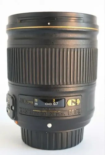 Lente Nikon 28mm 1.8 fixa