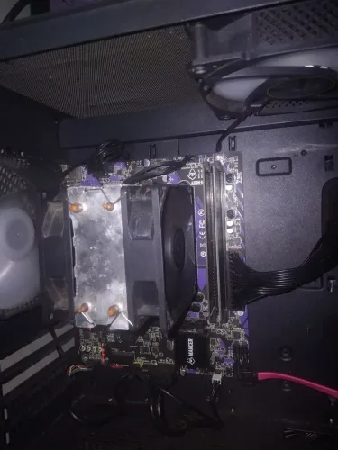 Placa mãe + processador (somente essas duas peças.)