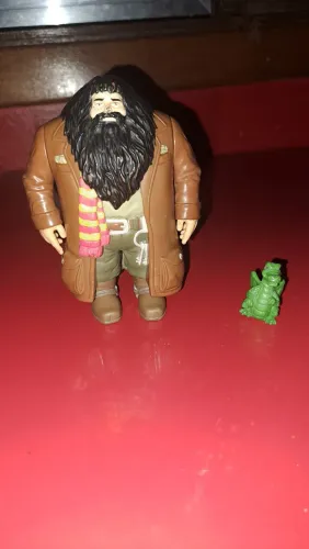 Boneco rubéo hagrid