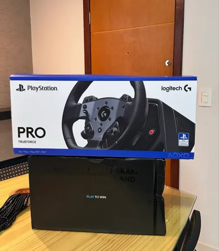 Volante Logitech PRO WHEEL para PS5, PS4 e PC