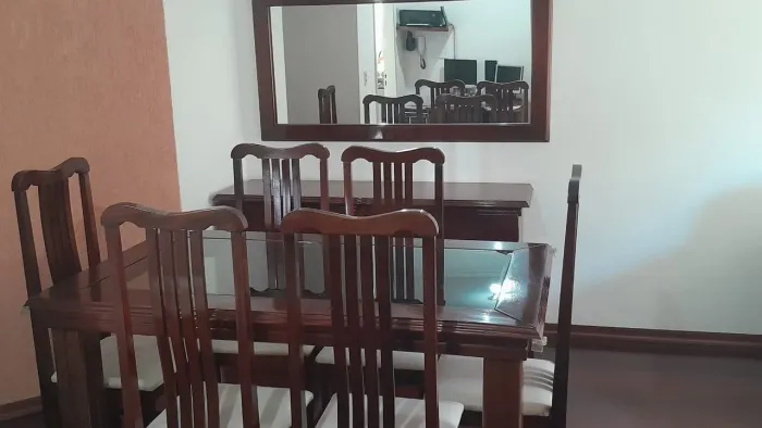 Conjunto mesa + espelho + aparador