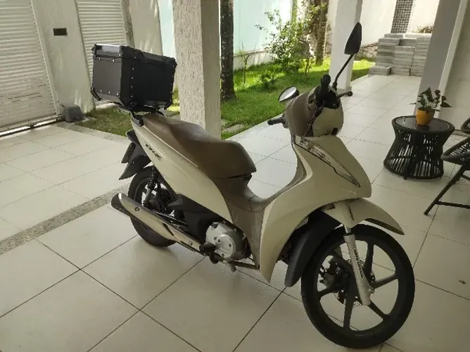 HONDA BIZ MUITO NOVA E ÚNICO DONO
