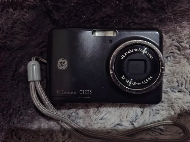 Câmera Digital GE C1233 - 12.2MP Zoom Optico 3x (ASIÁTICA)