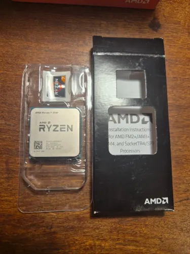 Processador AMD Ryzen 7 2700 4.1GHz com 8 núcleos e 16 Threads Socket AM4 Cooler Box RGB
