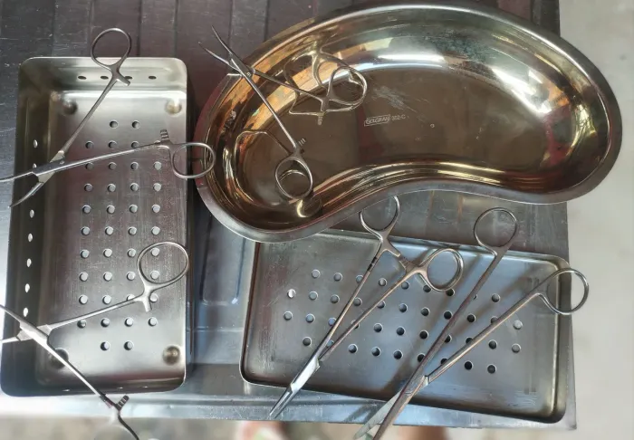 Pinça e caixa inox