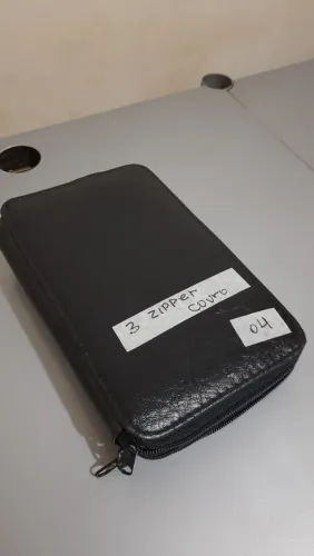 Estojo em couro para 48 lápis/canetas. 3 ziper