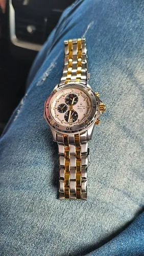 Relógio Bulovq sério ouro