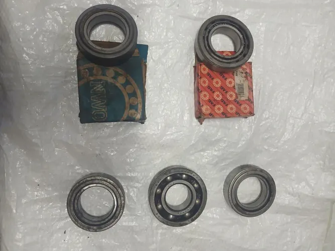 Vendo 5 rolamentos para roda de caminhão. [1- 80,00/2- 150,00/3- 80,00/4- 60,00/5- 80,00]