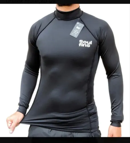 Lycra manga longa p/ Surf e esportes náuticos