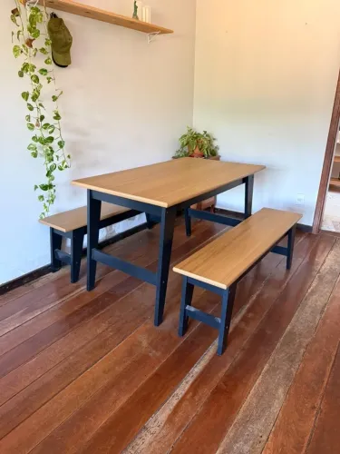 Mesa de Jantar com bancos