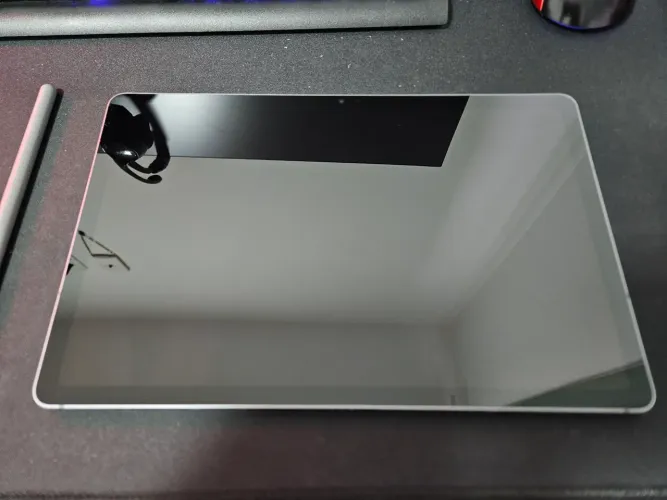 Tablet S9 FE, funcionando tudo perfeitamente. Acompanha capa com teclado e caneta