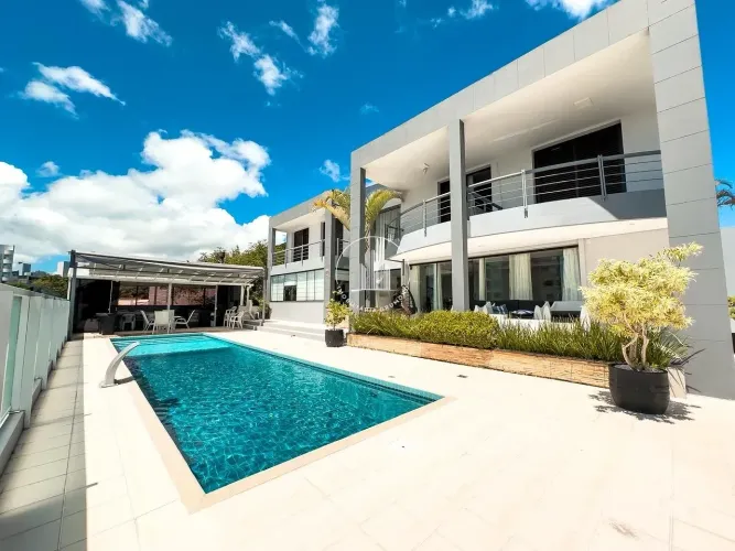 Casa 5 Quartos com 3 Suítes e 585m² - João Paulo - CEN