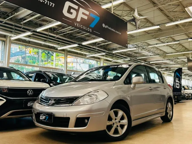Nissan Tiida SL 1.8/1.8 Flex 16V Aut. 2012