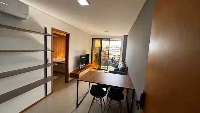 Alugo quarto e sala mobiliado ( primeira locaçao)