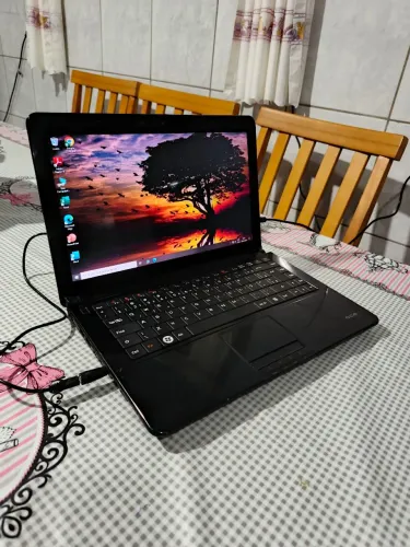 Notebook CCE i3 com 4gb memória, ssd + HD, teclado novo, carregador.