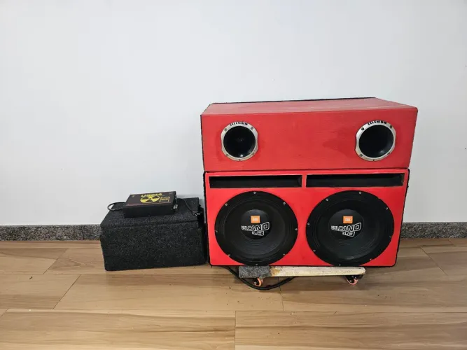 Caixa de som automotivo completa