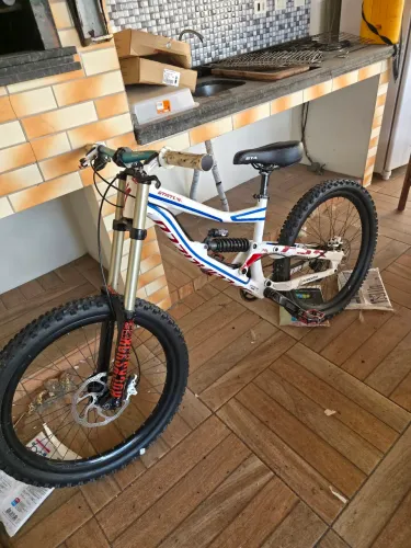 Bike especialized status 2 pra dowhhil