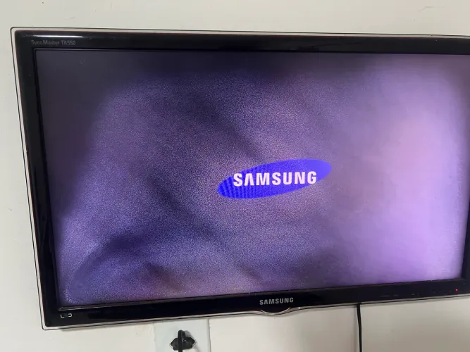 TV SAMSUNG 27 Polegadas Led ( manchas na tela )