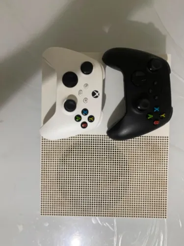 Xbox one s + 2 controles