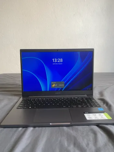 Notebook Samsung Book KV3BR, Tela de 15.6", Intel Core 13, 256SSD, 4GB RAM, W11