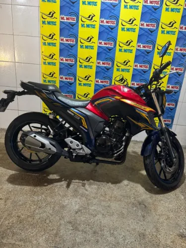 YAMAHA FAZER 250 (FZ25) 2022/2023 - EDIÇÃO ESPECIAL CAPITÃ MARVEL