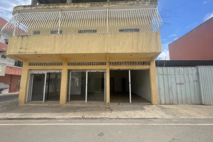 Alugo loja com garagem -Jardim Roriz