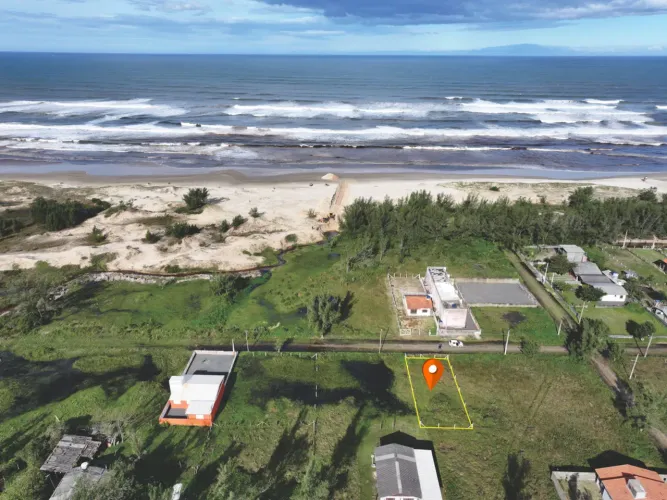 Terreno á 50 metros do Mar