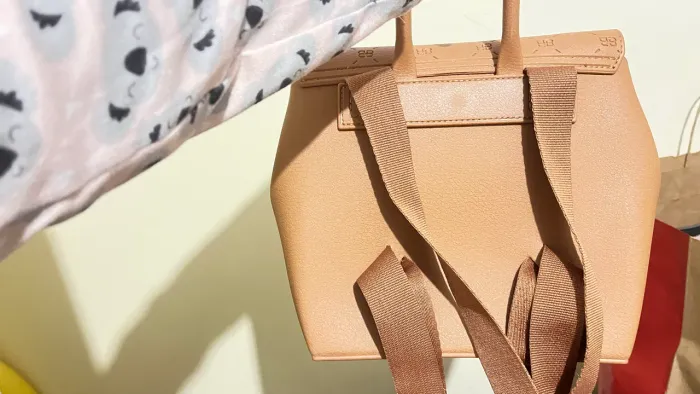 Bolsa nova ! De barbada pra vender !