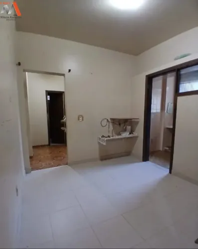 Apartamento no Edifício Princesa Margareth com 3 quartos e vaga para até 3 carros em excel