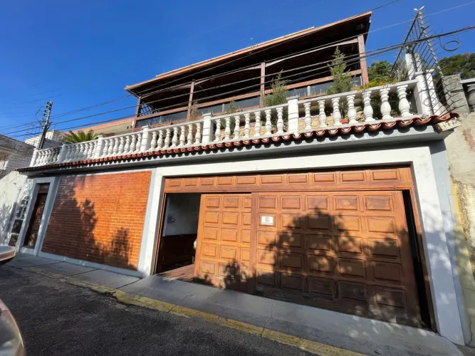 Casa à venda na Rua Purus, Várzea, Teresópolis - RJ