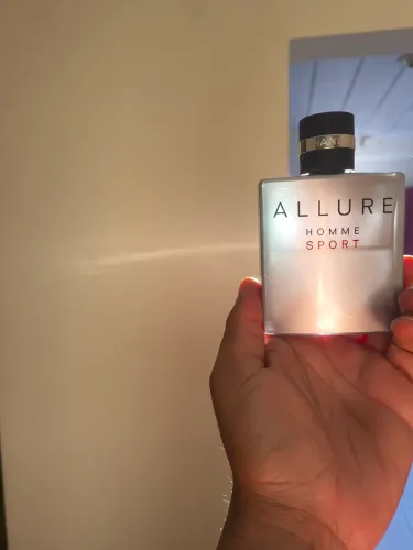 Perfume Chanel Allure Homme Sport original com um pouco mais da metade