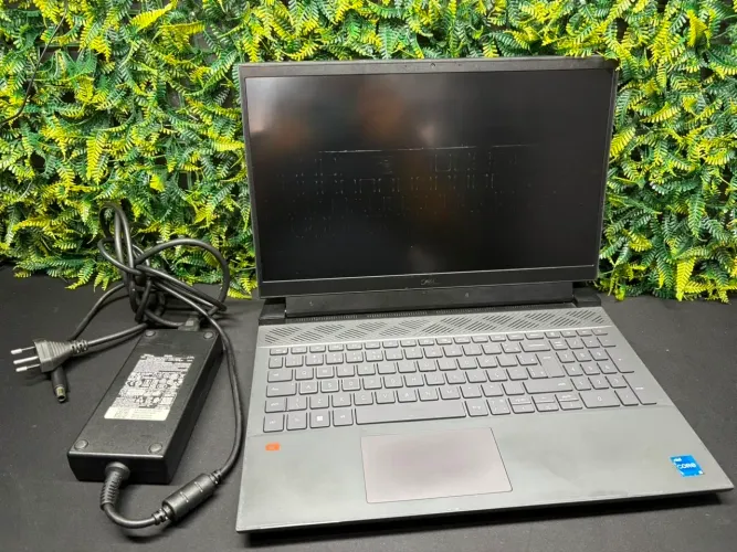 Notebook dell g15 com defeito 16 gb de ram ddr5