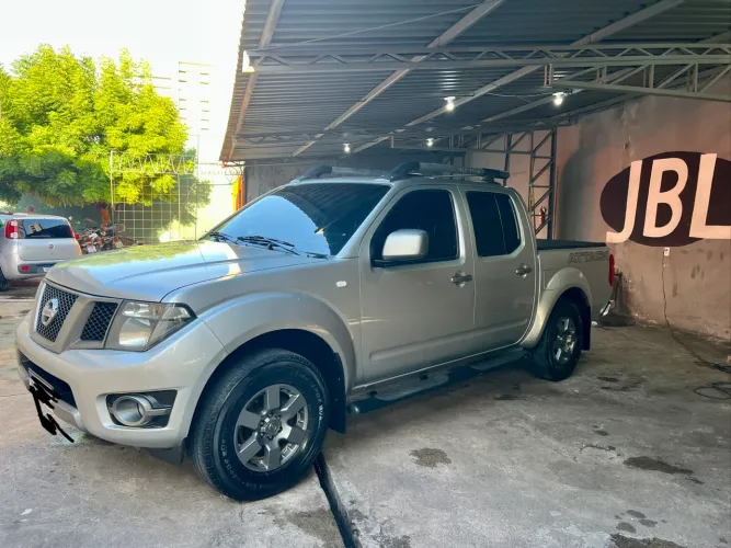 Nissan Frontier SV AT. CD 4X4 2.5 TB Dies. Aut. 2016