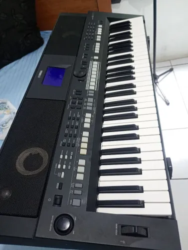 Teclado yamah s650
