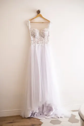 Vestido de noiva rendado + véu