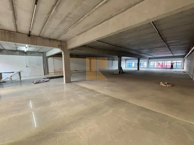 galpão recém construido com infra estrutura completa